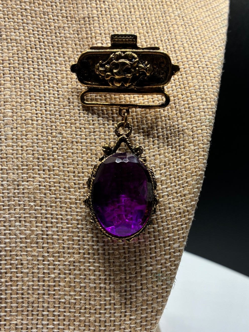 Vintage 1980’s Victorian Gold-Tone Purple Art Nouveau brooch